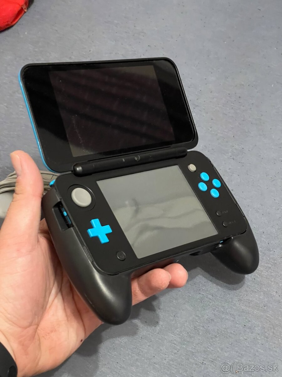 Nintendo 2DS XL
