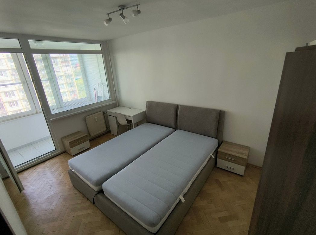 Na prenájom 2,5-izbový byt – Komárnická ul., Bratislava II –