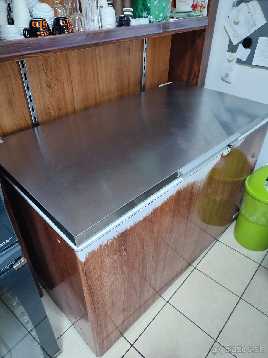 liebher mraznička s nerez povrchom 570l