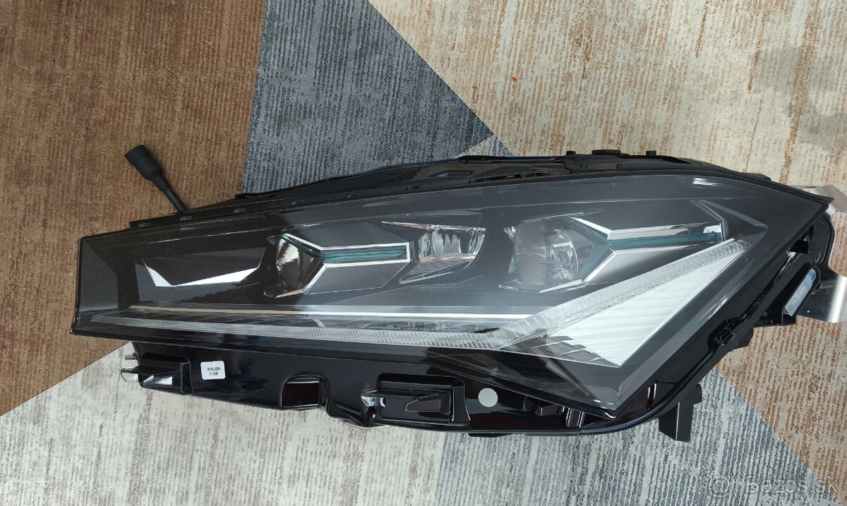 Škoda Superb 4 IV lavy svetlomet Matrix LED 3P1