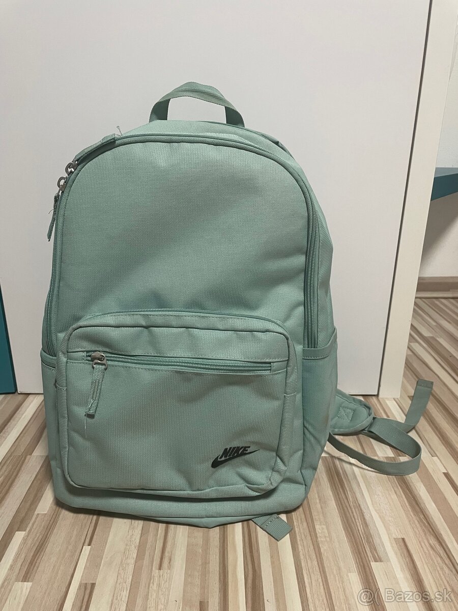 Ruksak Nike