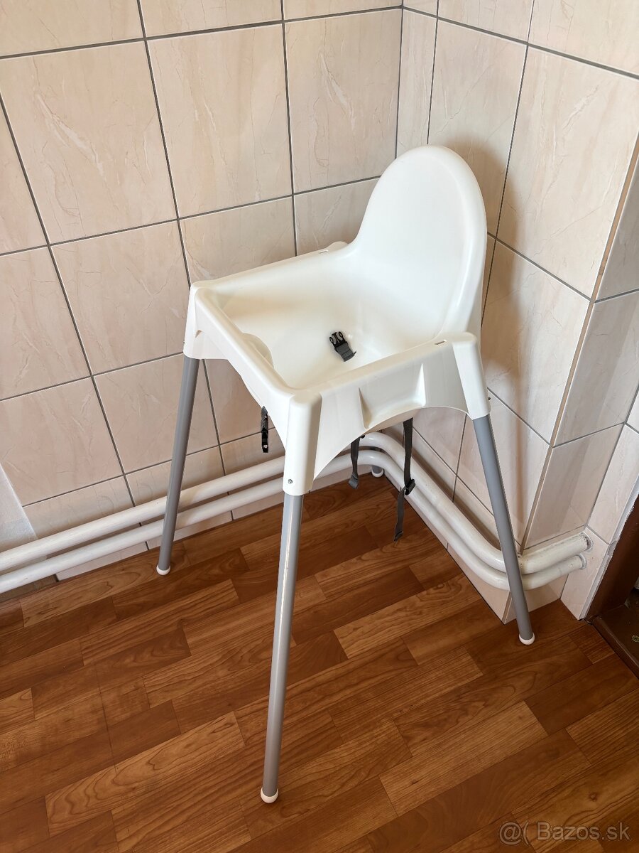 Detská sedačka s pultíkom