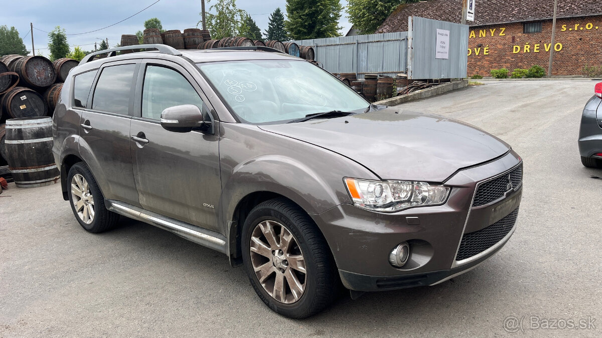 Mitsubishi Outlander 2.2DI-D4 N14 Na náhradní díly 4x4