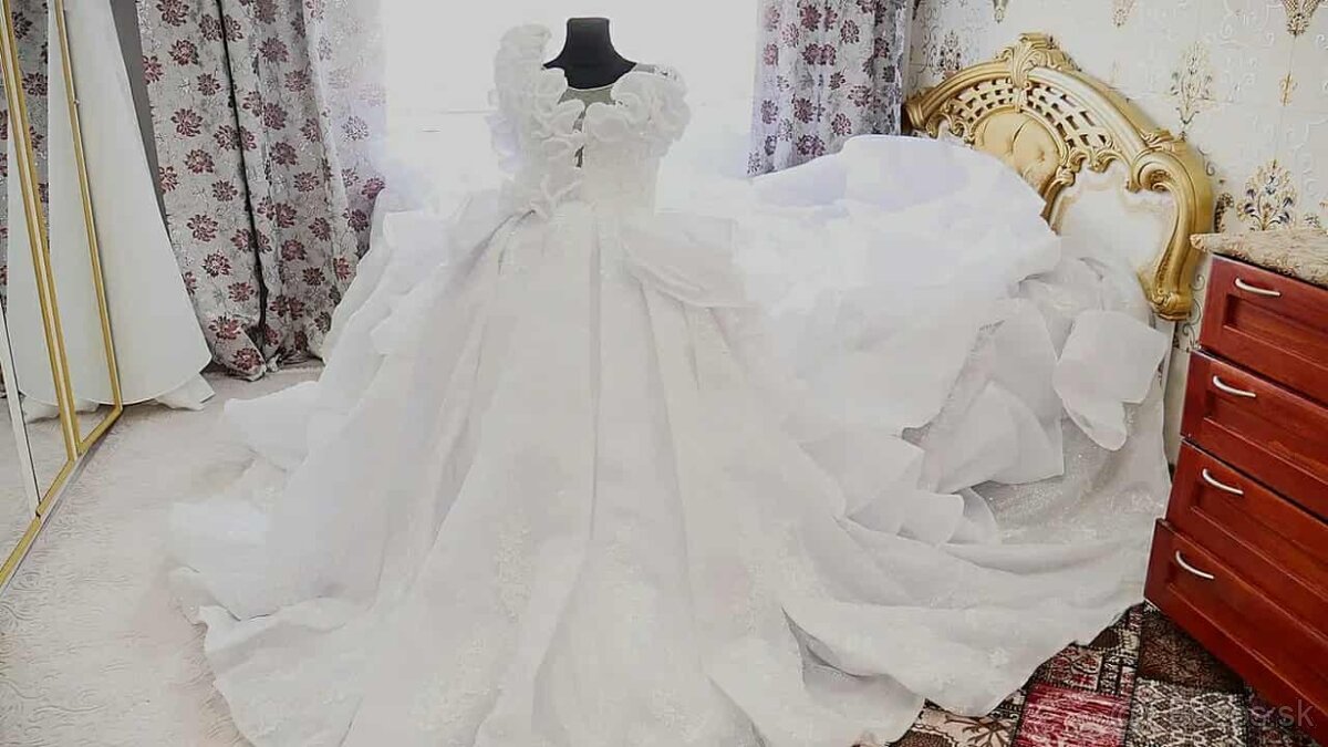 Predám svadobné šaty