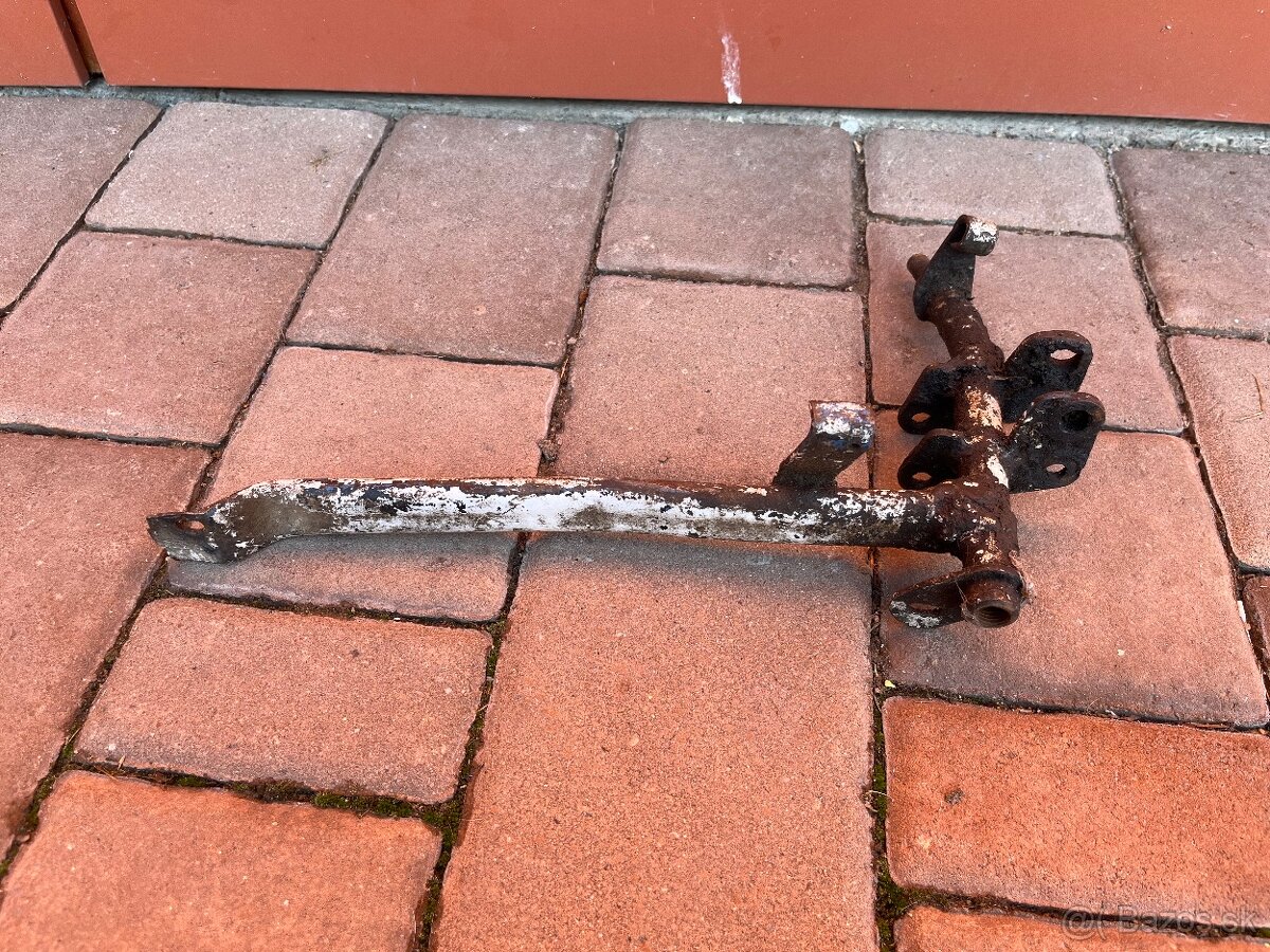 Stupačkový kríž Jawa pionier