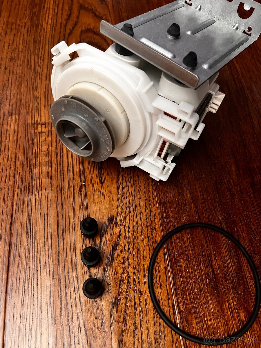 Predám obehové čerpadlo umývačky riadu Whirlpool ADG 7665