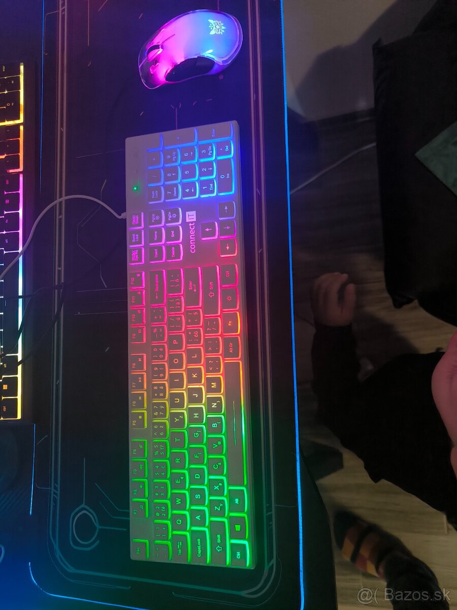 RGB klavesnica a RGB myš spolu SET