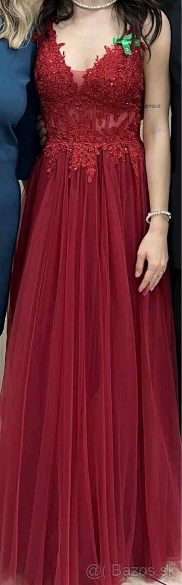 Spolocenske saty velkost S