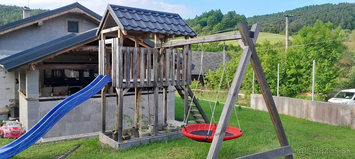 Detské ihrisko so smyklavkou