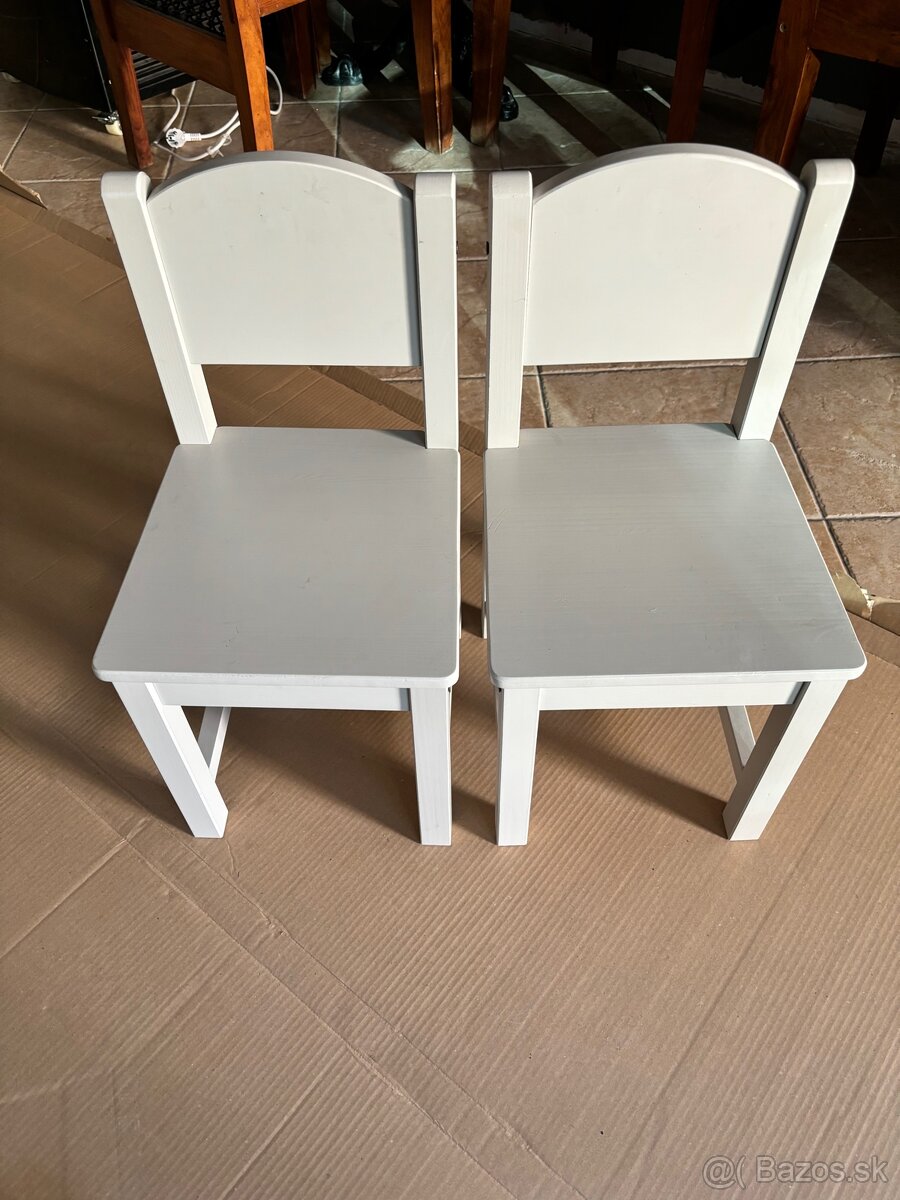 Stôl a stoličky Sundvik IKEA