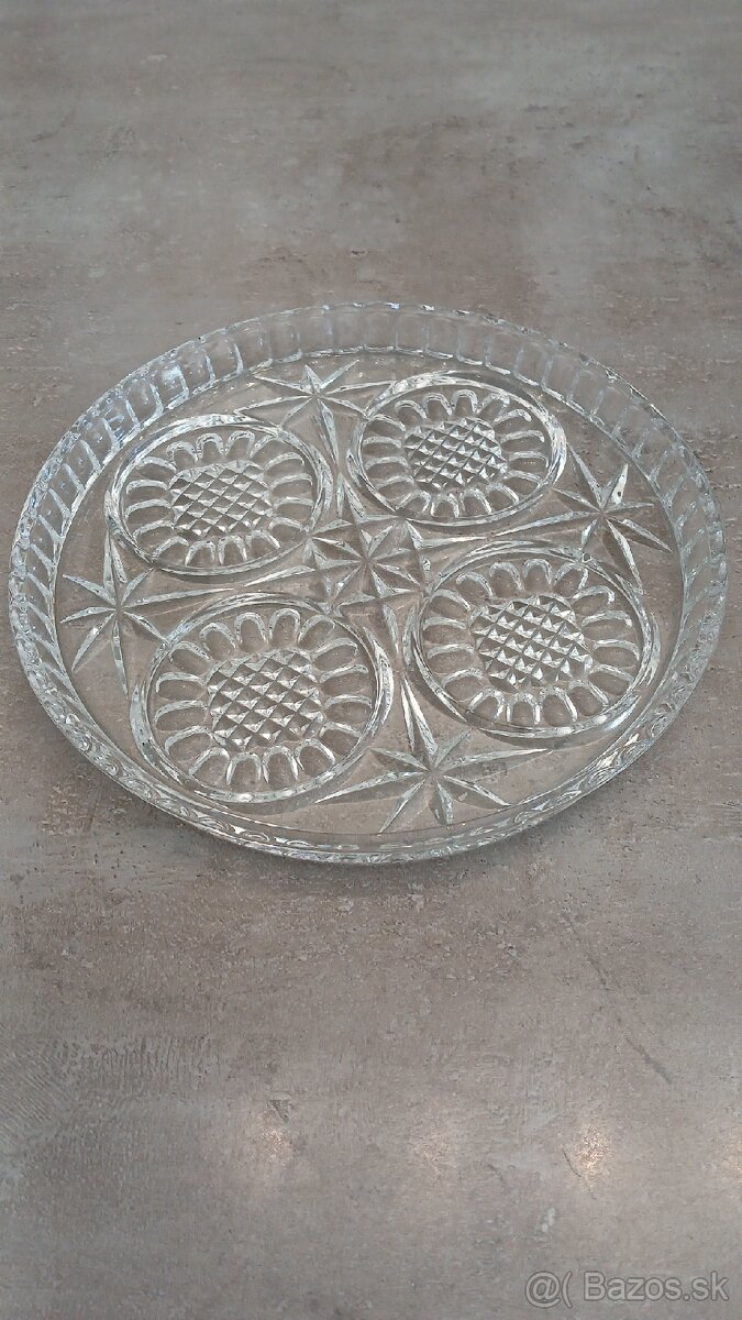 Servírovací podnos