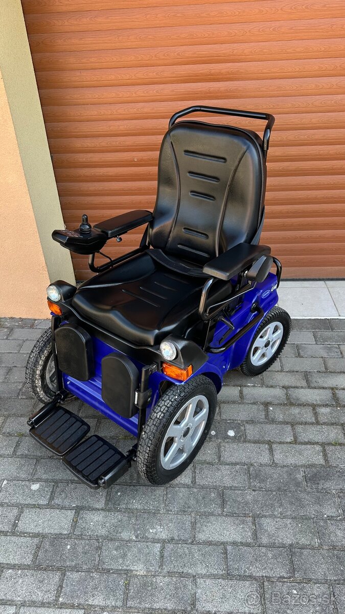 Predam Invacare G40 Plus je exteriérový elektrický Invalidny