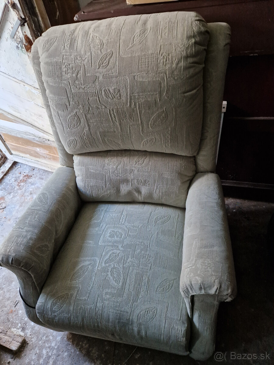 Predám elektrické kreslo - armchair, lazy boy za 80eur