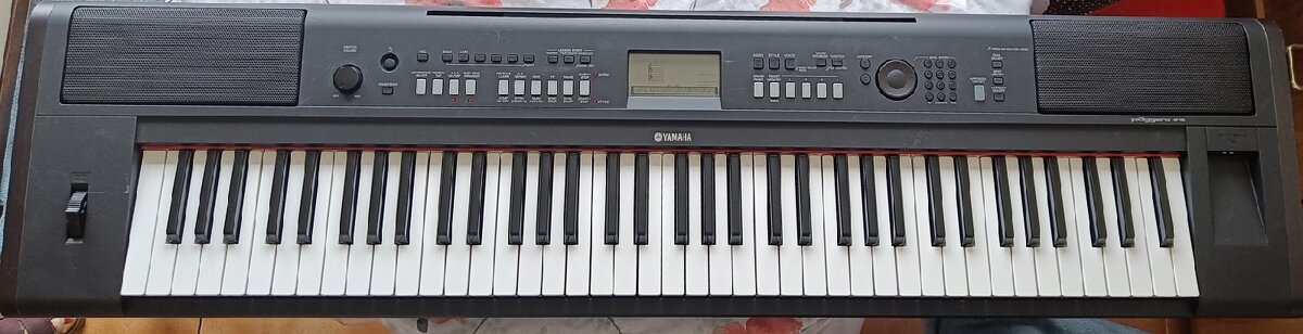 predam klavir YAMAHA piaggero NP-V80