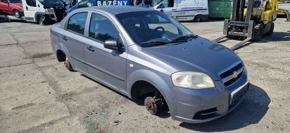 Lacno rozpredám Chevrolet Aveo na náhradné diely