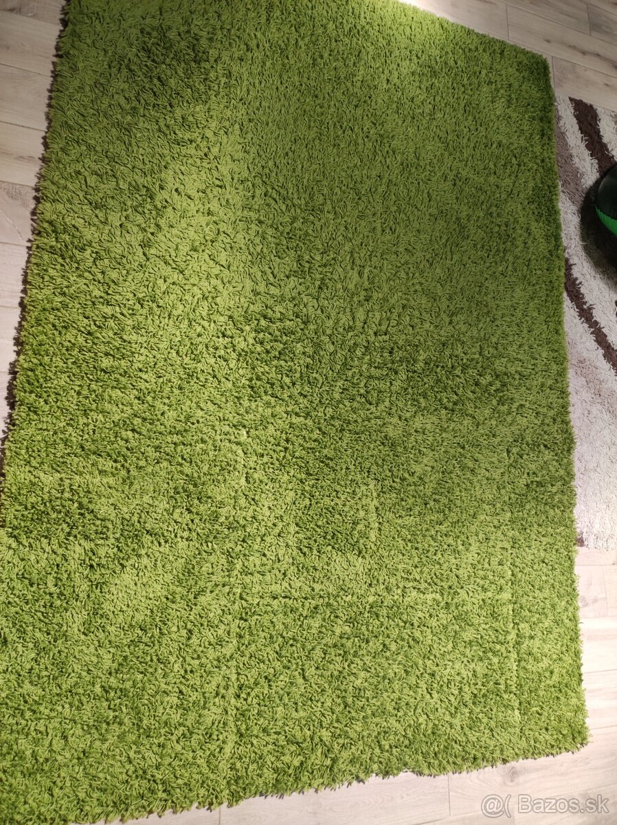 Shaggy koberec zelený