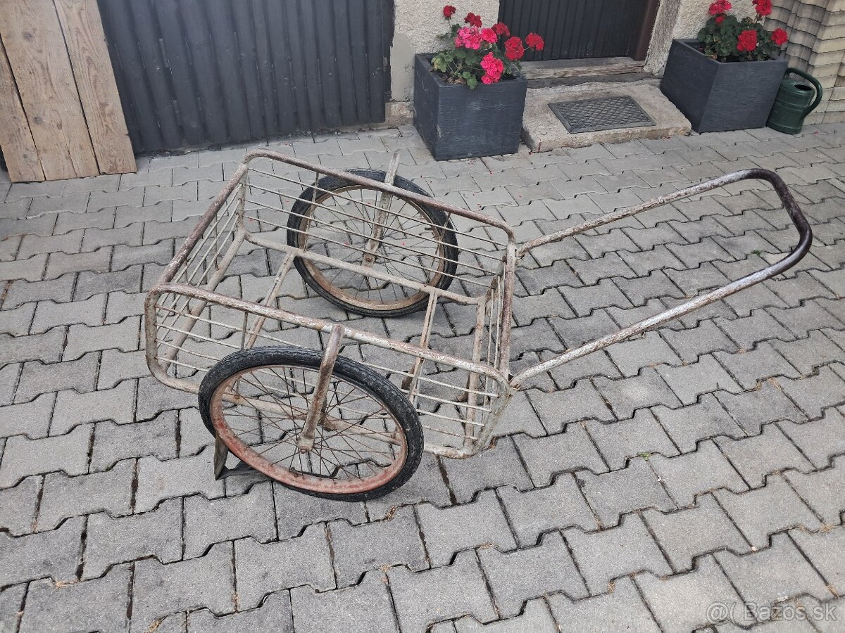 Karicka vozik a bicykel