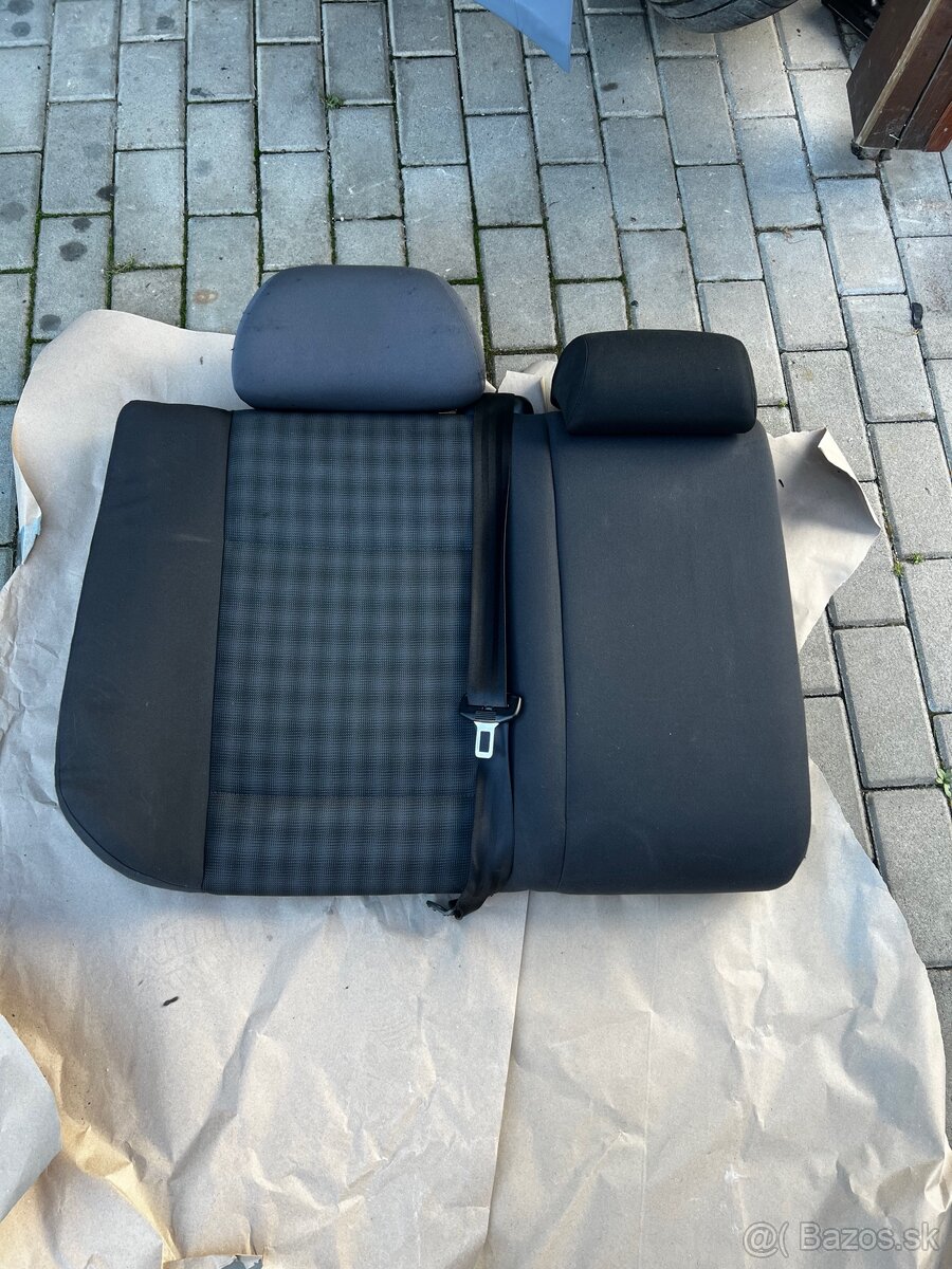 Škoda octavia 1 sedačky