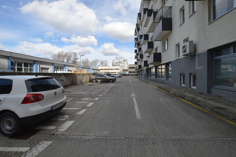 Vonkajšie parkovacie státie, 13m2, ul. Podunajská