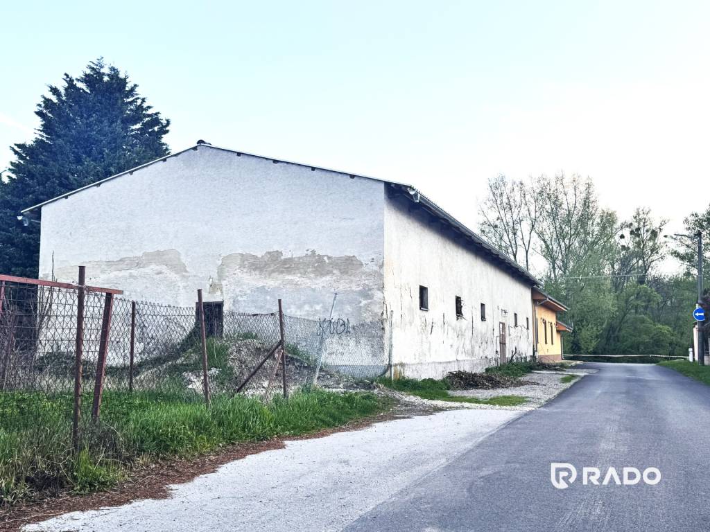 RADO | IBA U NÁS Na prenájom BUDOVA , Kráľová pri Senci