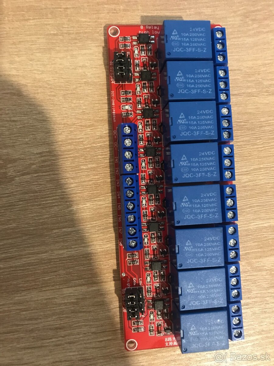 8 kanálové relé s jumperom H/L