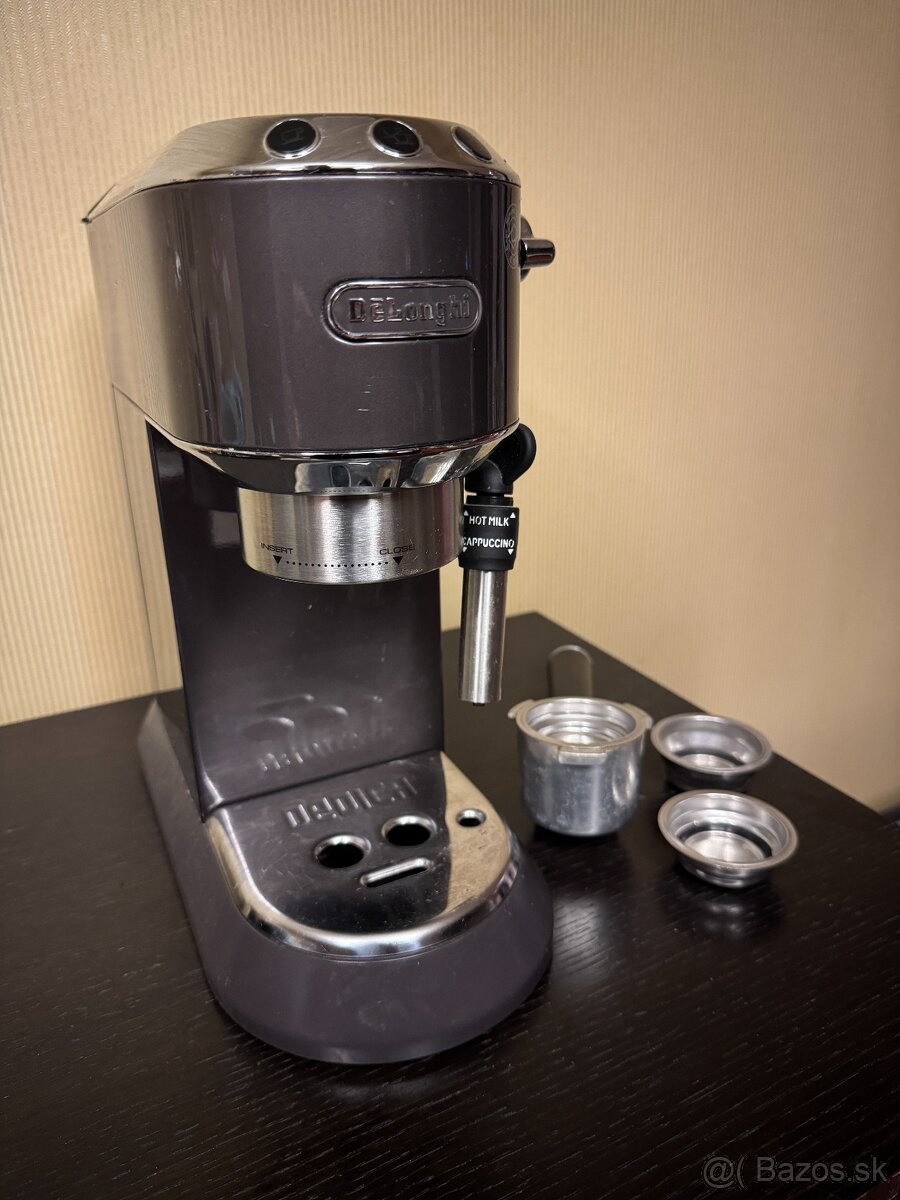 Predam pakovy kavovar De'Longhi DEDICA