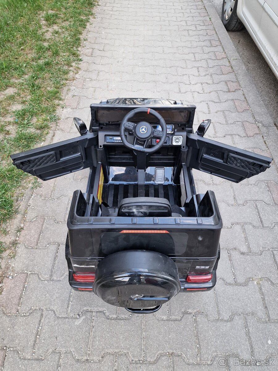 Destske auticko Mercedes AMG