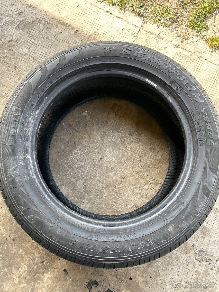 Pirelli 235/55/18 letne