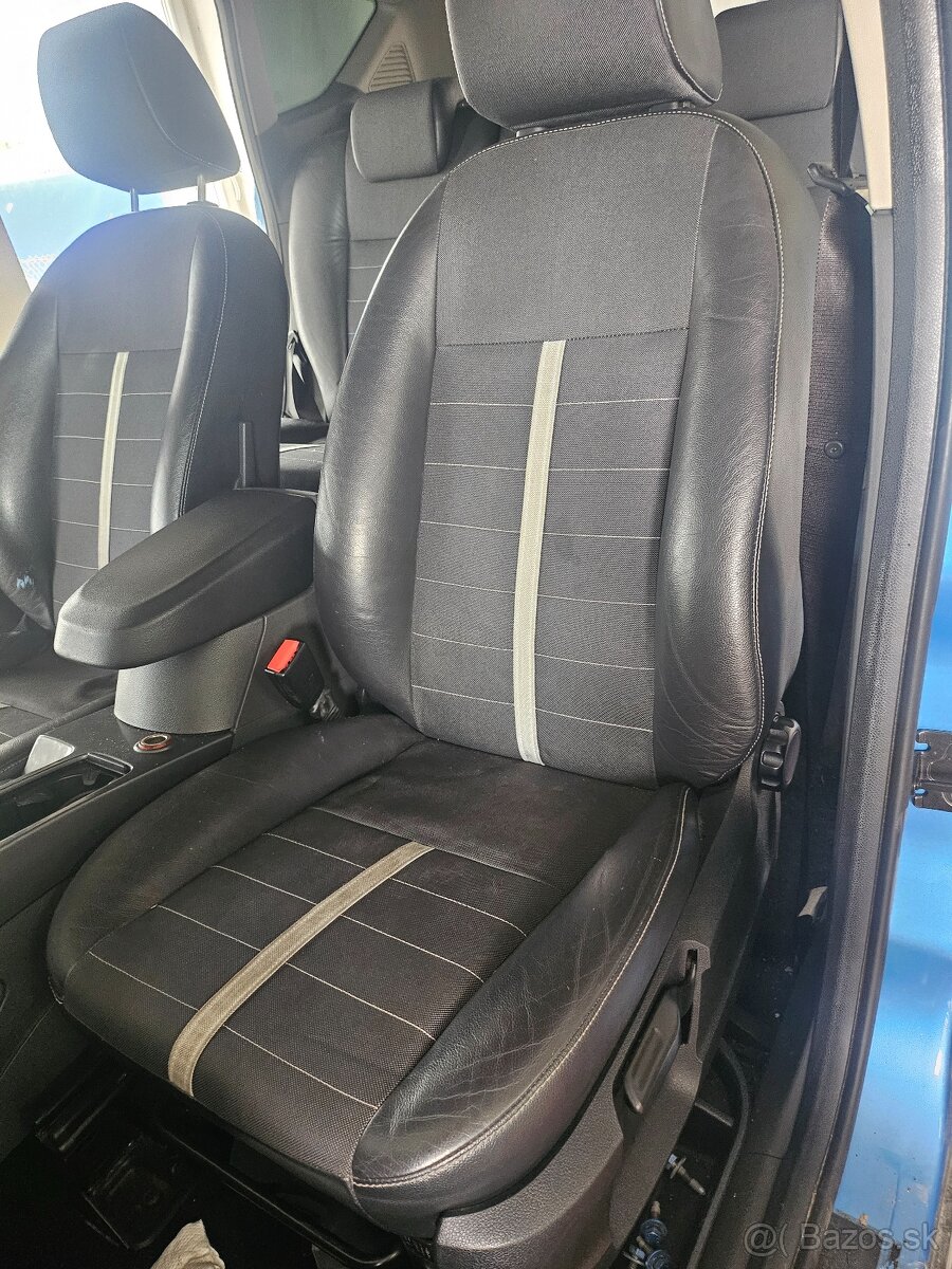 Predám sedačky interier z ford kuga 2010
