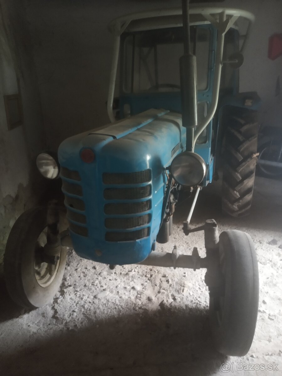 Predam traktor Zetor