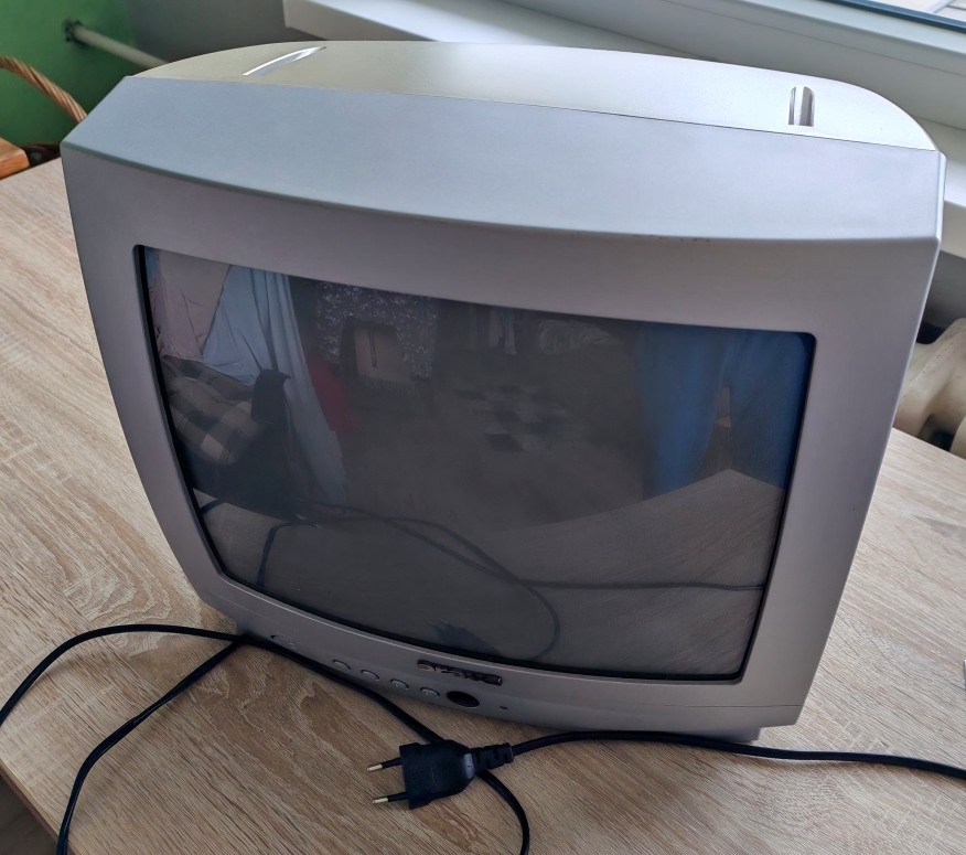 Darujem TV + satel. prijímač
