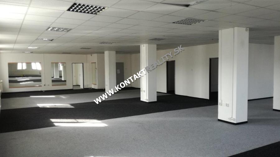 Obchodný priestor - kancelária 253 m2, ul. Južná trieda, Juh