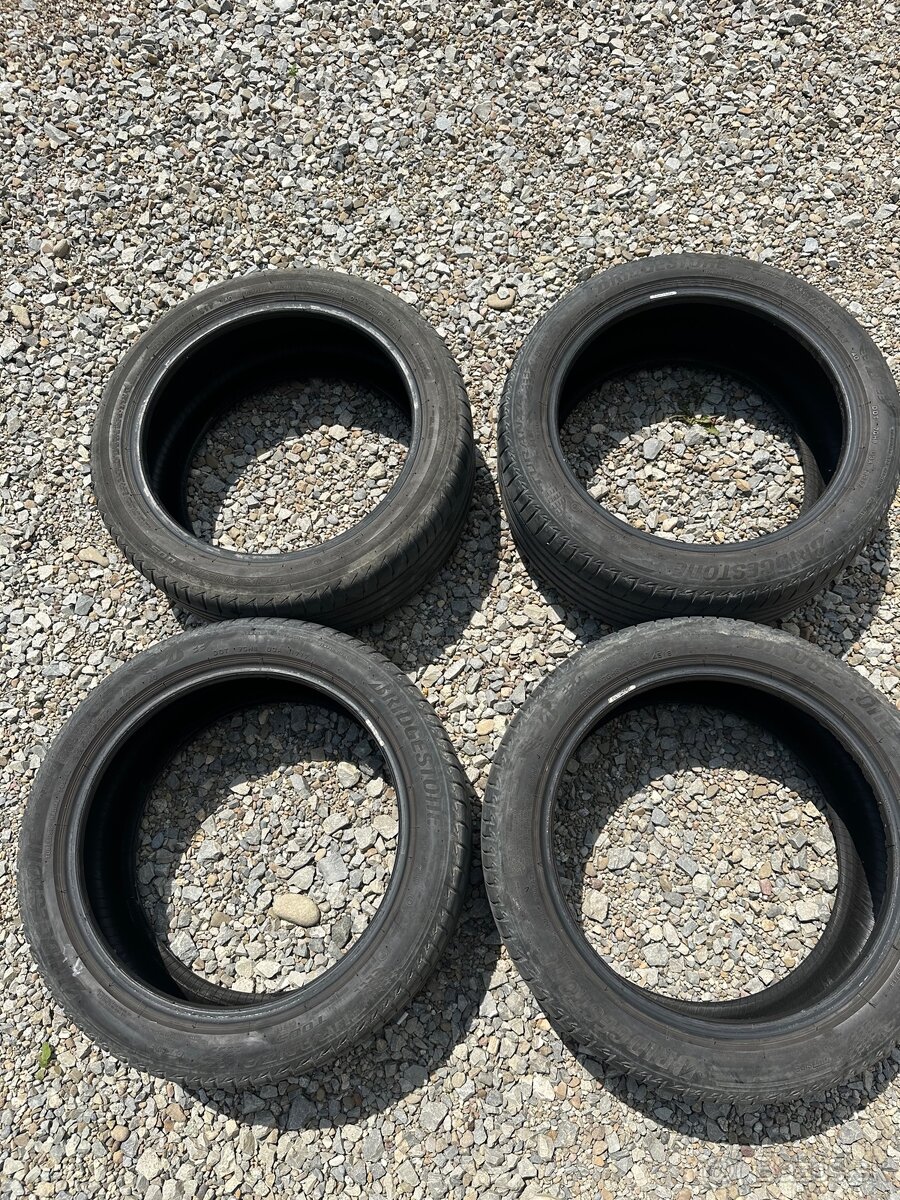 Bridgestone letne pneu 225/45 R17