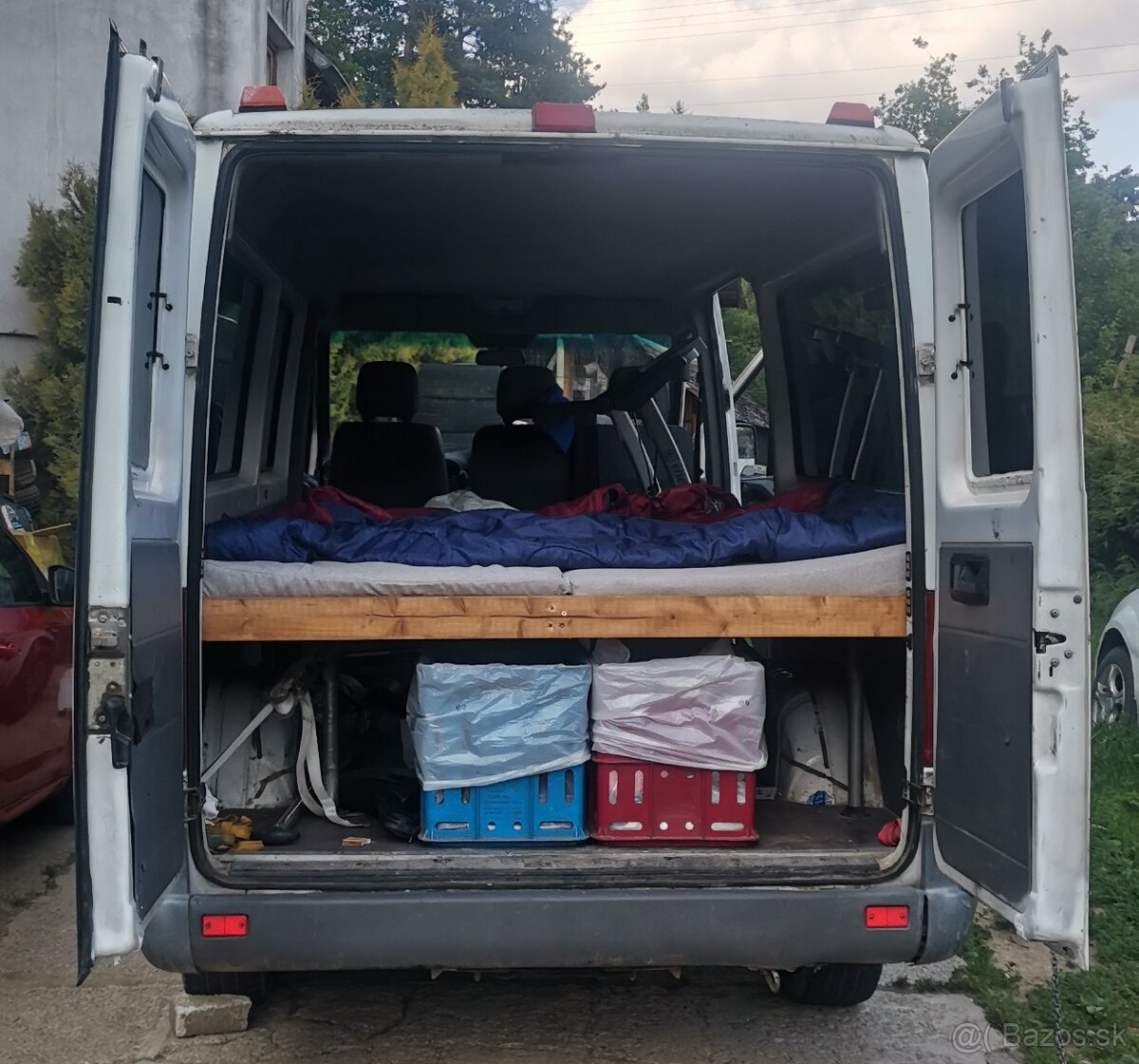 Vymenim Mercedes sprinter 2.2 CDI 60kw osobne auto 9 miestne