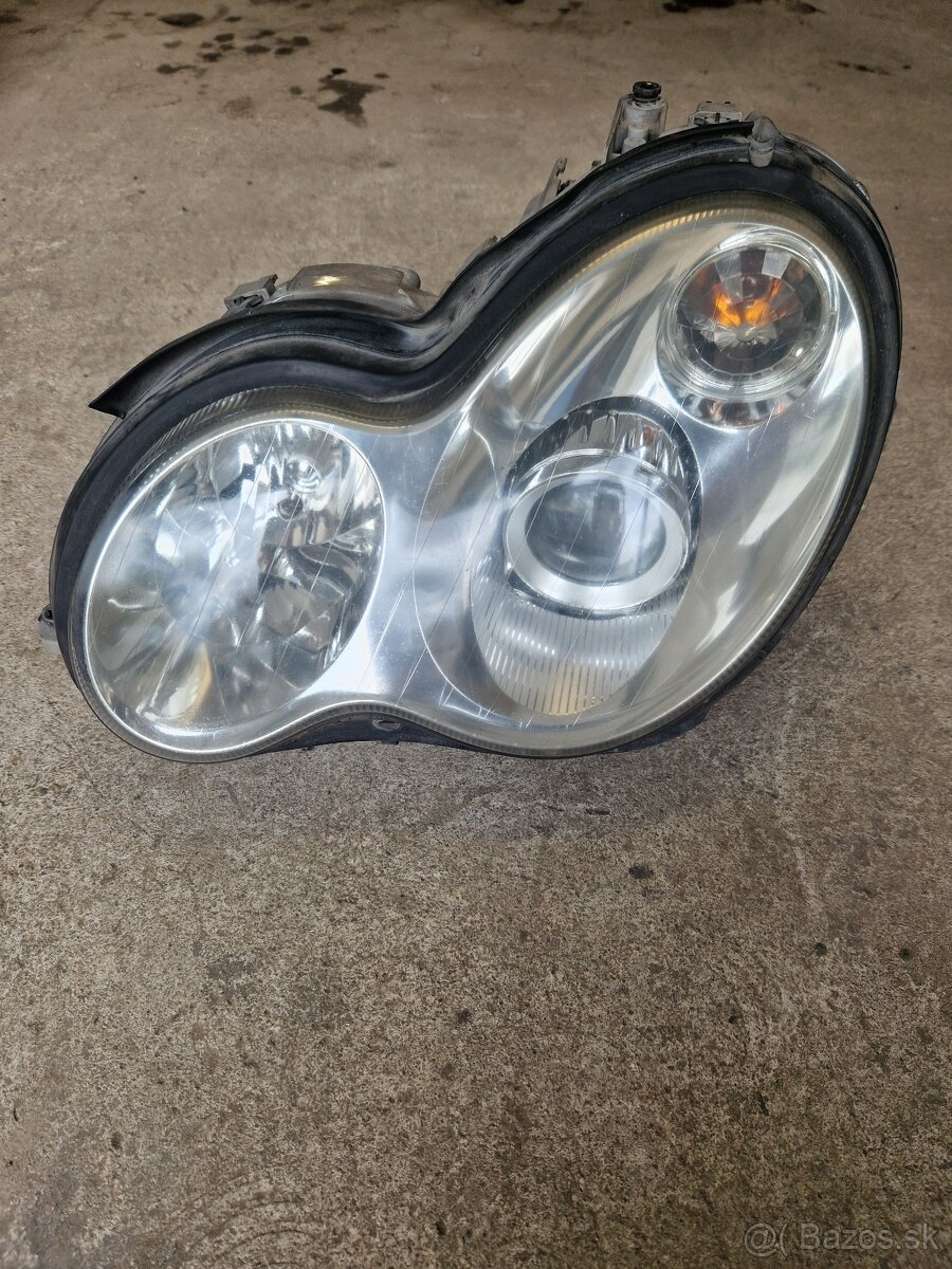 Predné svetlo Mercedes Benz, W203 C
