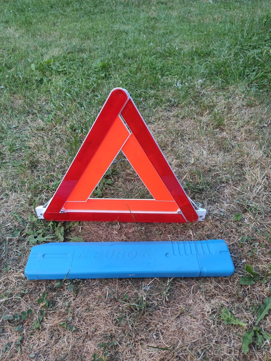 Predam vystrazny trojuholnik