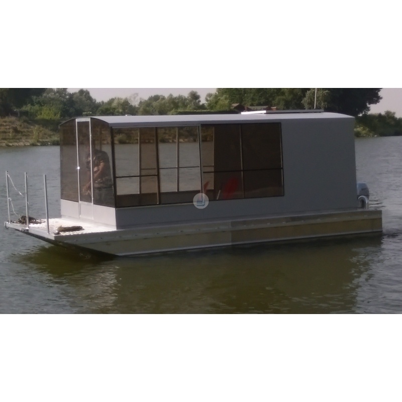 Motorový hausbót Schab 6,2 s kabinou