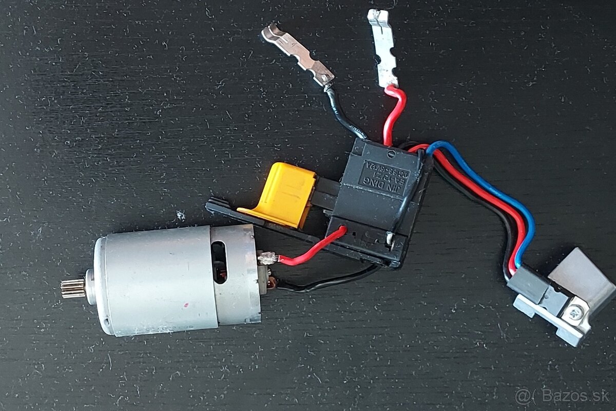 MOTORCEK 15V