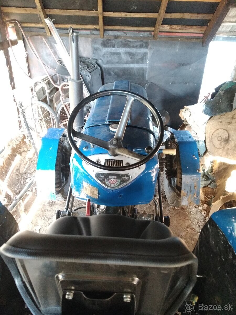 Predám zetor 3011 s motorom 4911,funkčný stav.