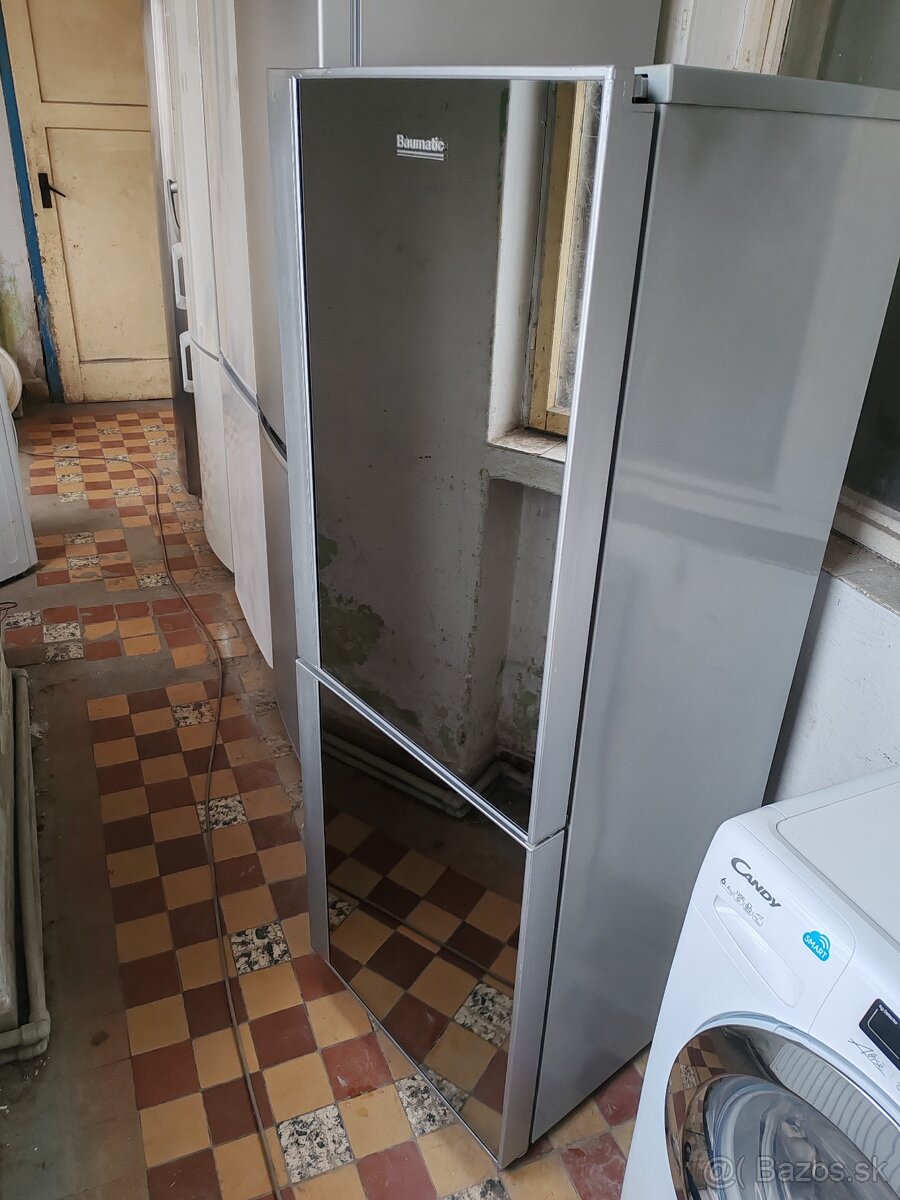 Predám chladničku Baumatic 151cm
