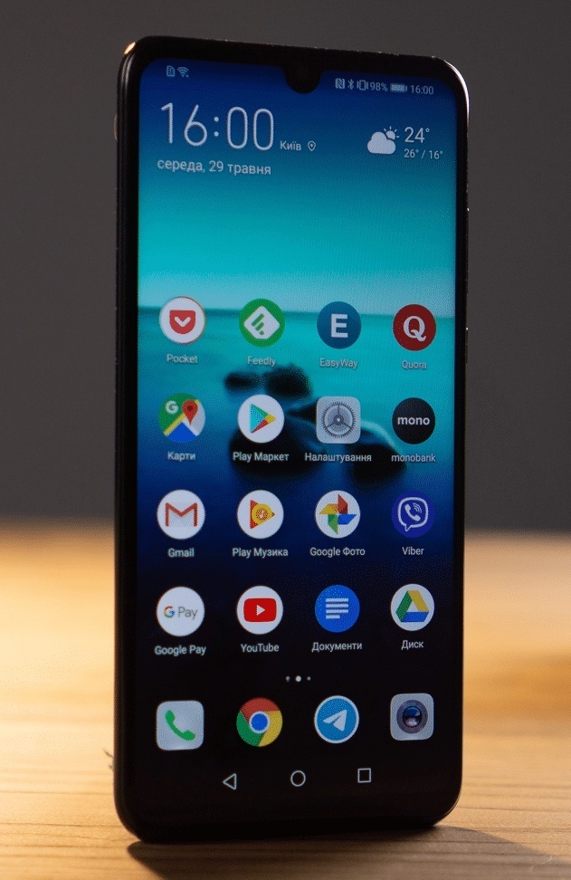 Predam Huawei P30 s krabickou.