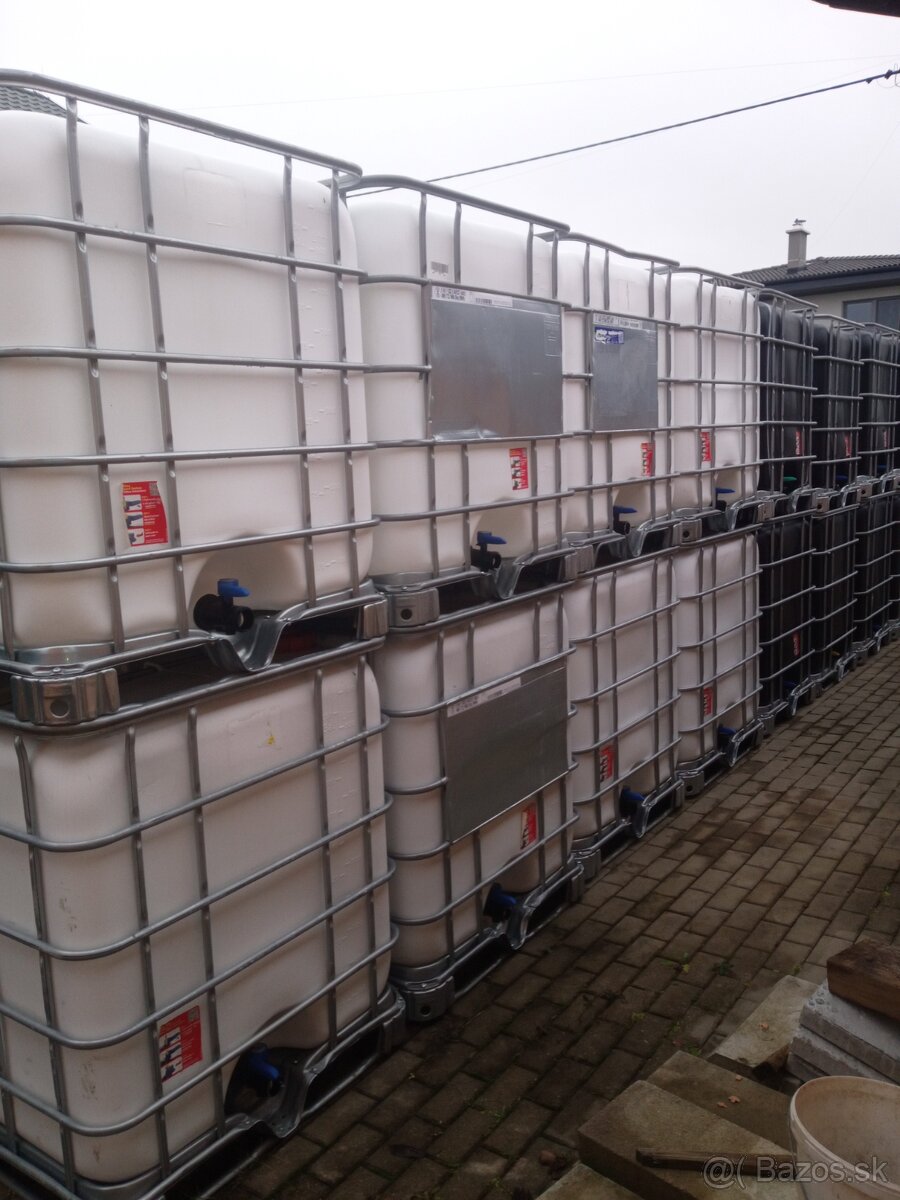 Plastová nádrž 1000L