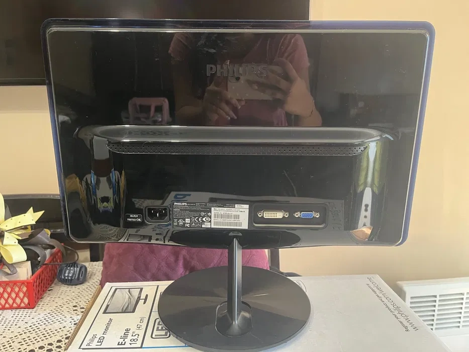 LCD s LED Philips 197E3L