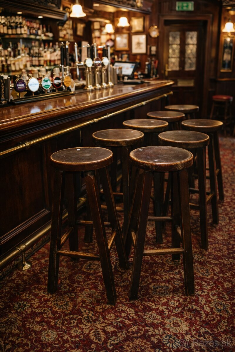 Staré barové masívne stoličky 8ks