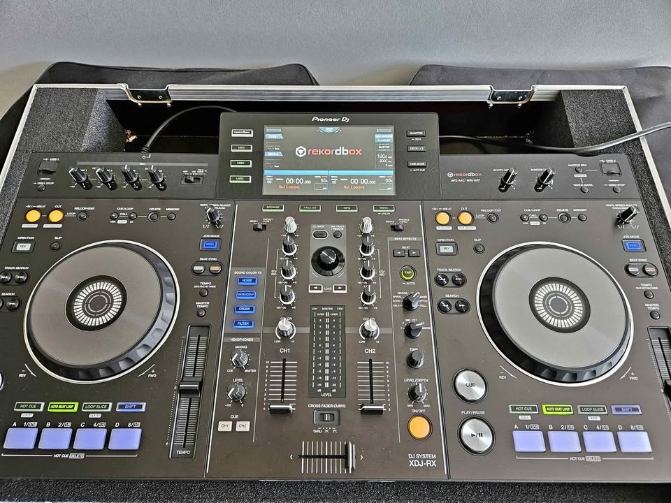 Pioneer XDJ RX + kufor