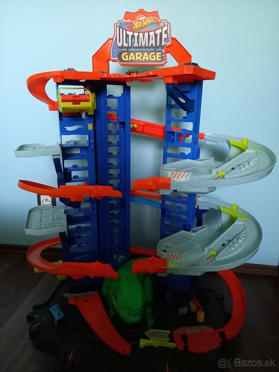Hot wheels garáž