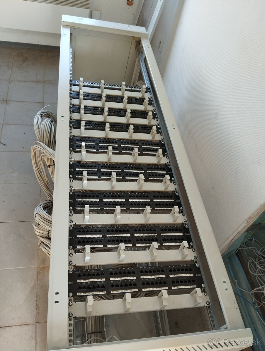Rack - skriňa 2m
