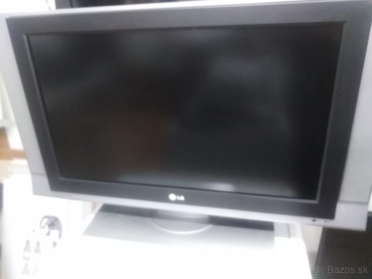 TV LG uhlopriečka 26 (66cm)