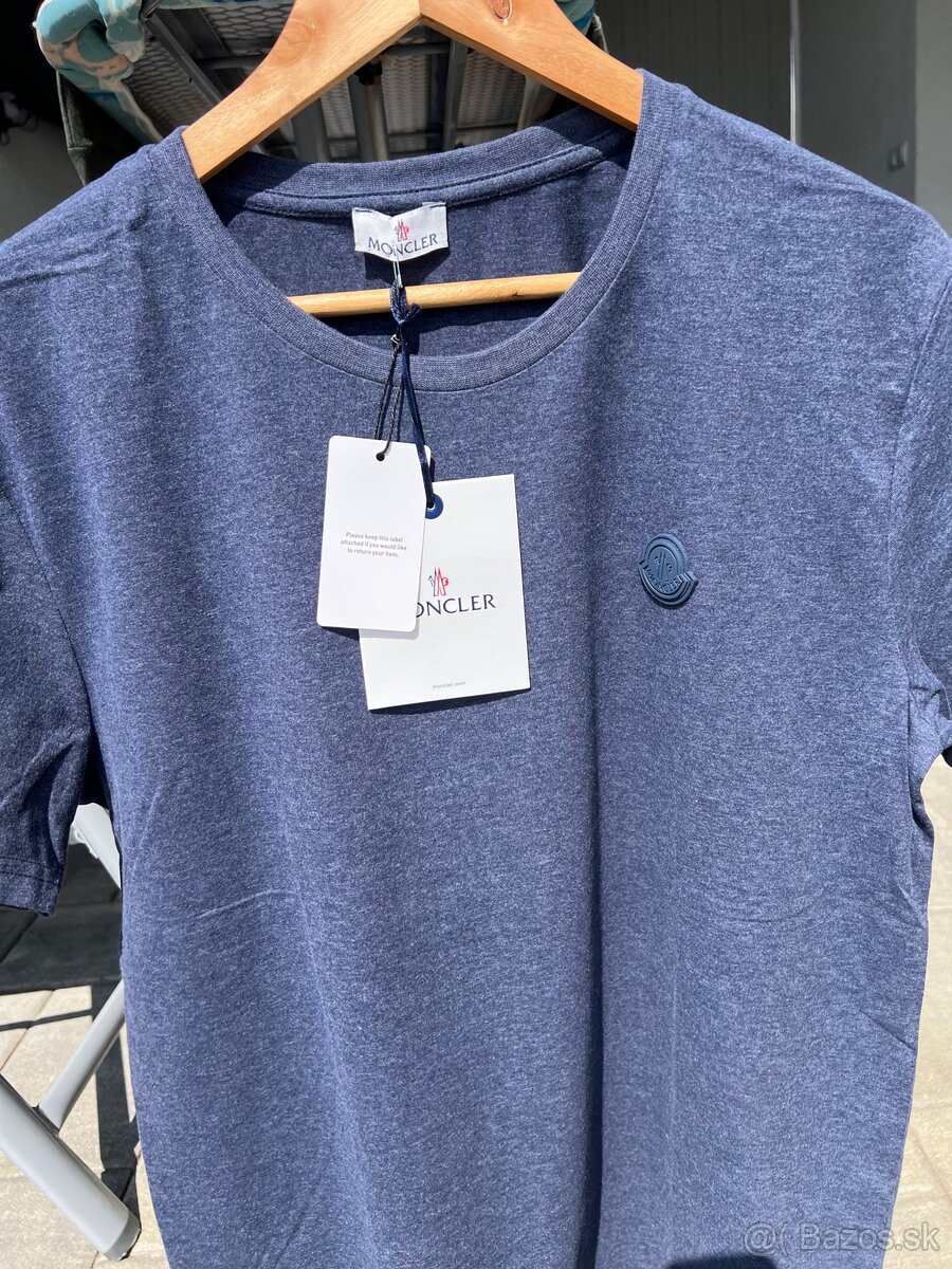 Moncler XL.
