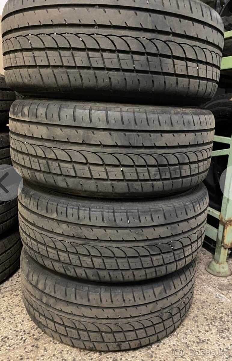 Predám 4ks letné gumy 235/35/19 pekný dezén, aj po 2ks